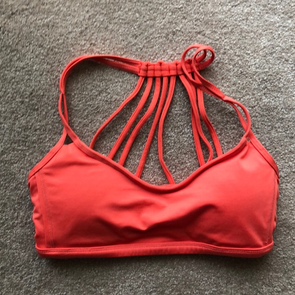 queenie ke sports bra